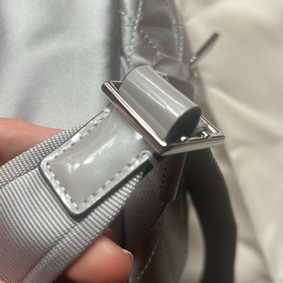 NWT Kate Spade Sam Icon quilted metallic grey back pack. Dust bag included - Picture 9 of 11